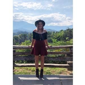 Meet your Posher, Hannah